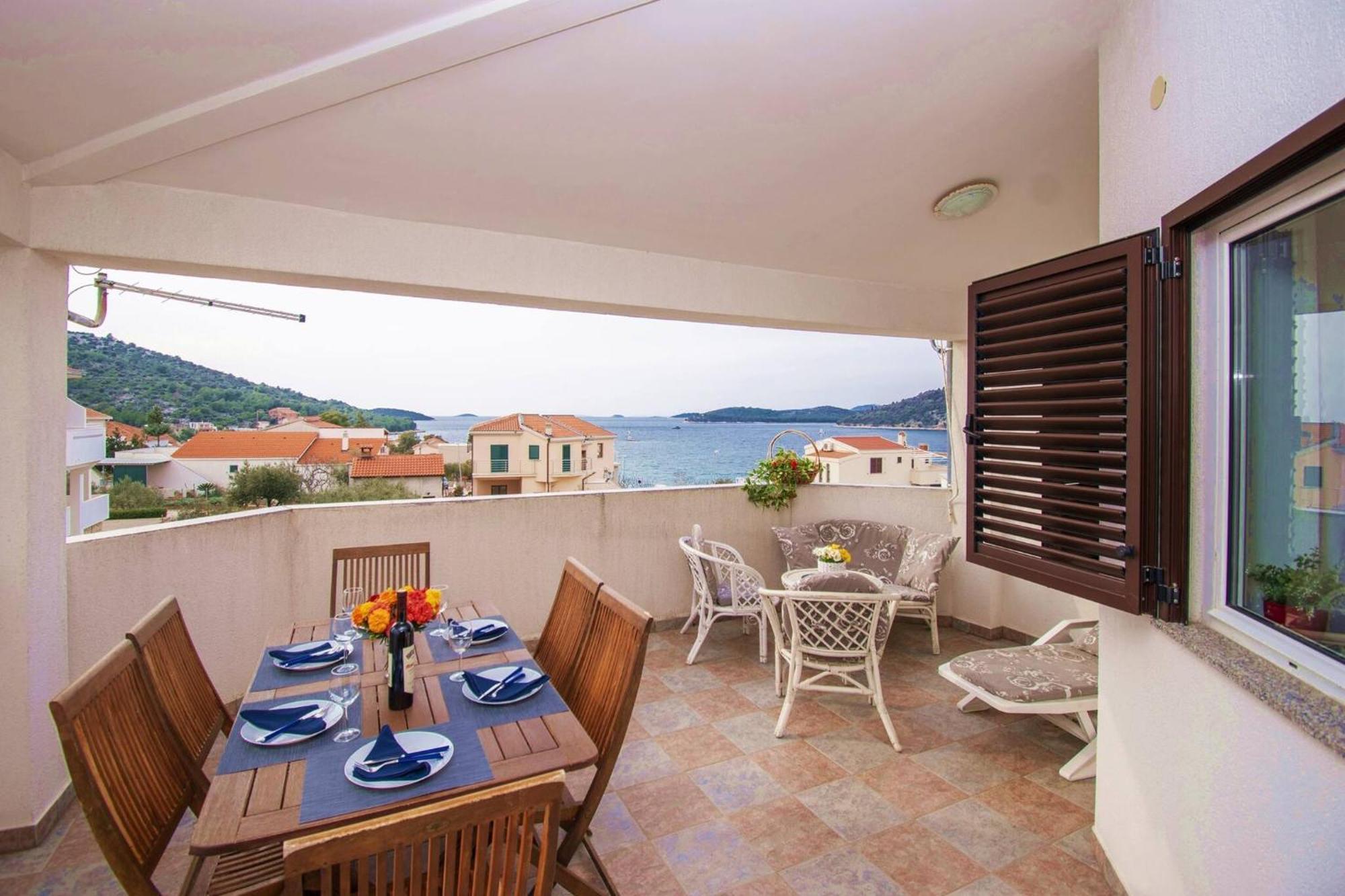 Apartment Meri Razanj With Sea View 外观 照片