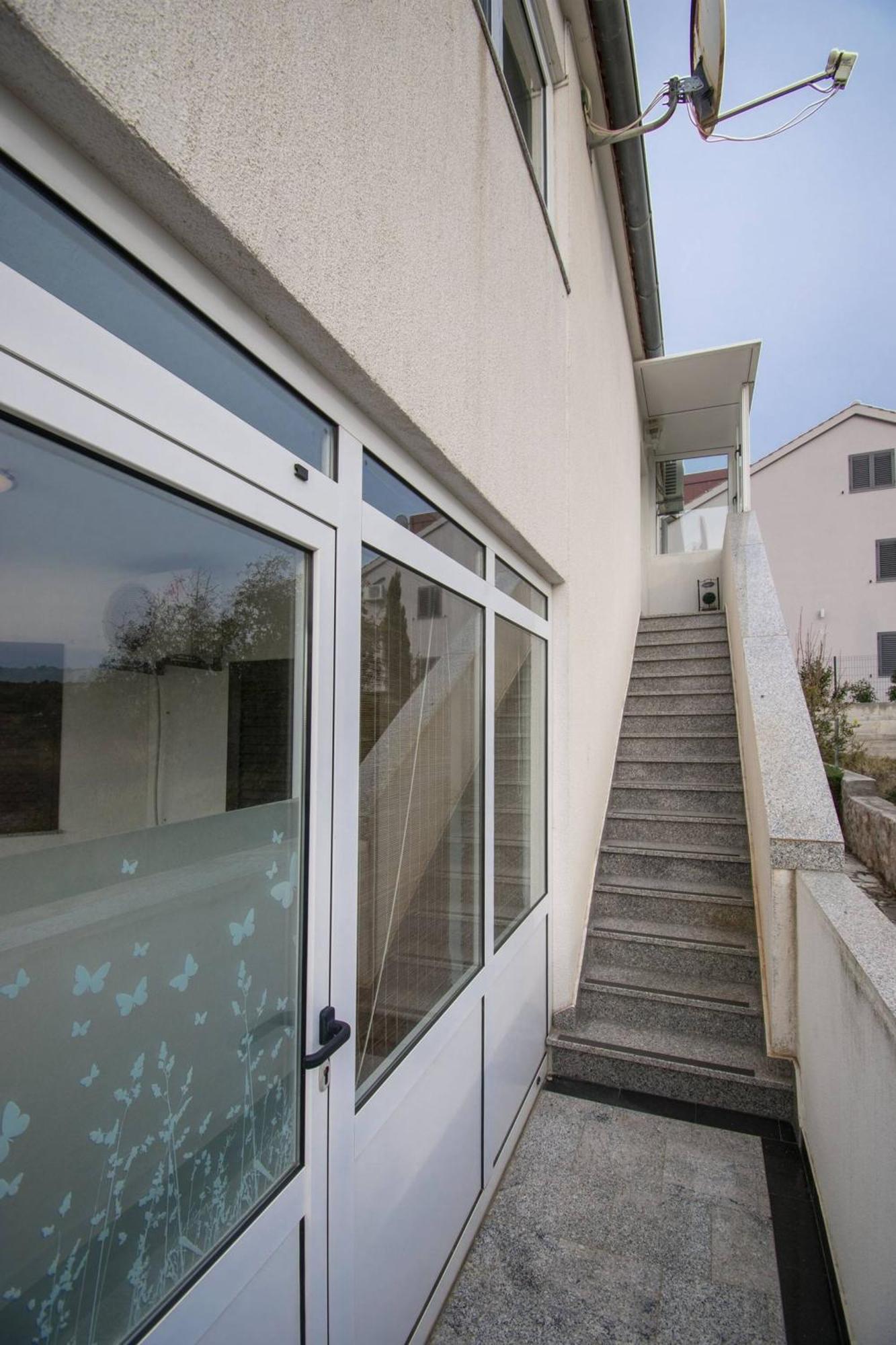 Apartment Meri Razanj With Sea View 外观 照片