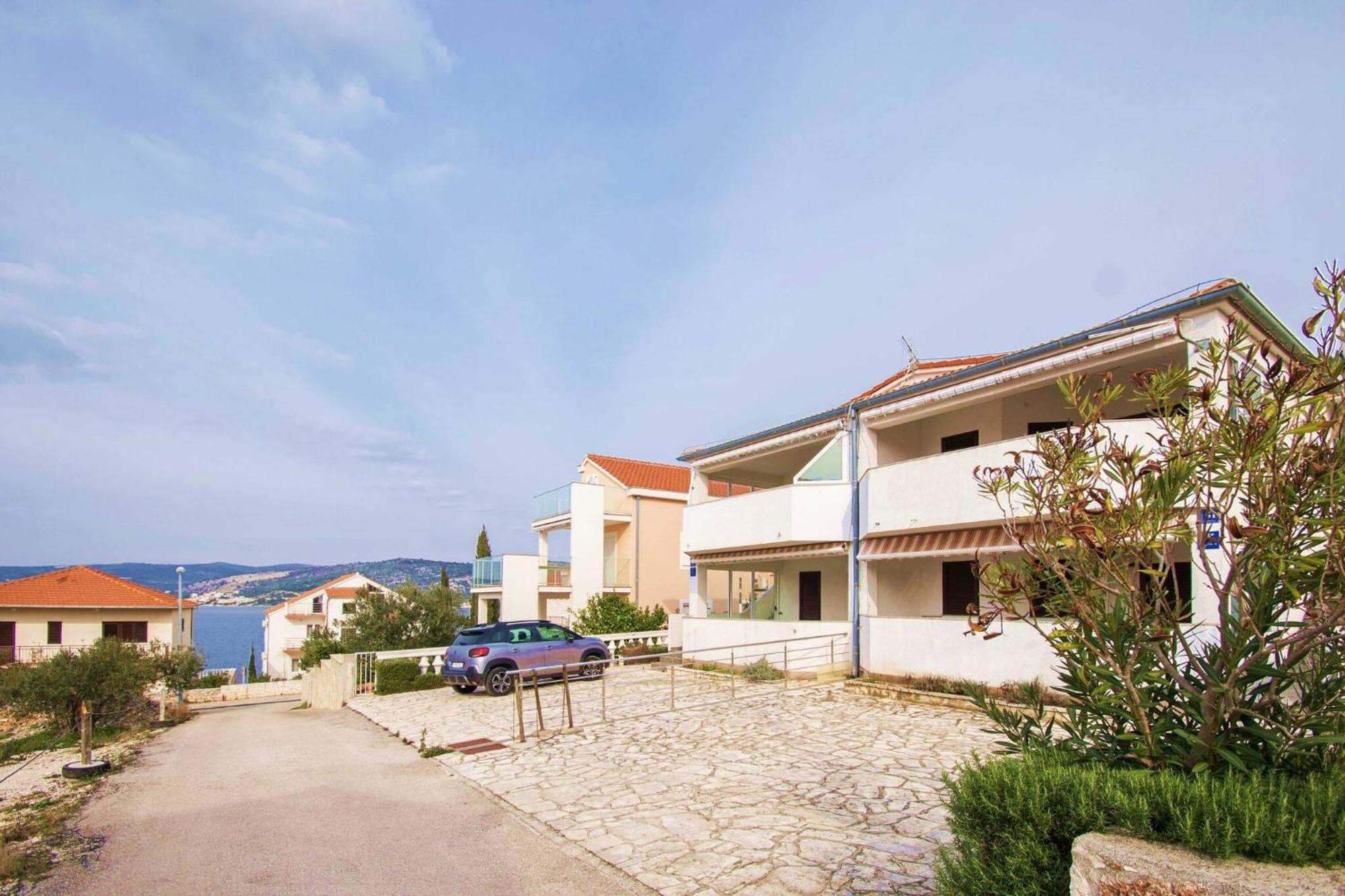 Apartment Meri Razanj With Sea View 外观 照片