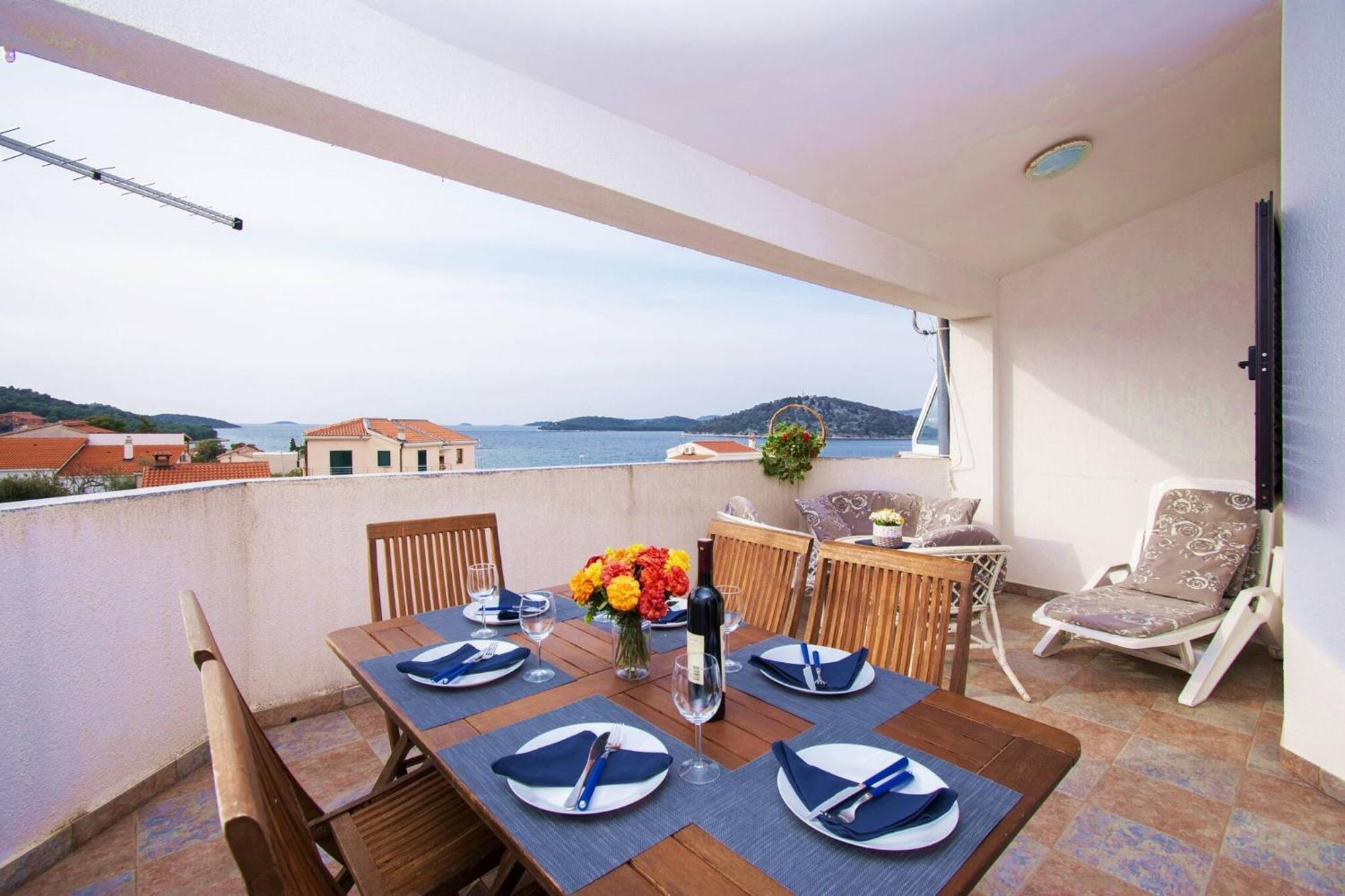 Apartment Meri Razanj With Sea View 外观 照片